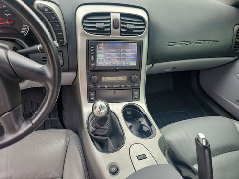 Used 2005 Chevrolet Corvette Coupe w/ Preferred Equipment Group image 21