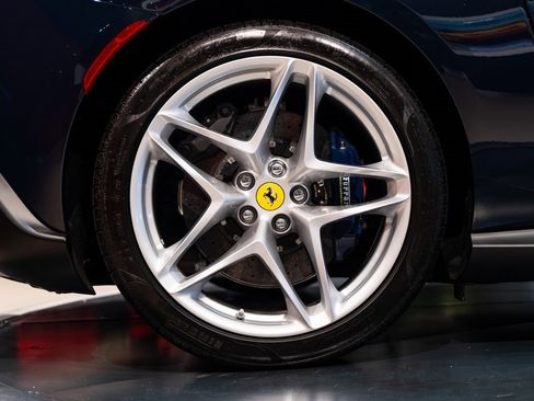 Certified 2022 Ferrari Roma image 14