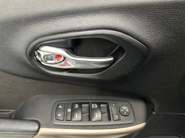 Used 2017 Jeep Cherokee Sport AWD/4WD image 20