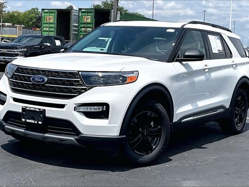 Used 2022 Ford Explorer XLT AWD/4WD image 8