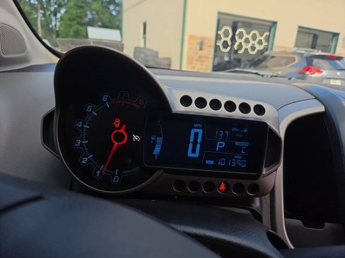 Used 2014 Chevrolet Sonic LT FWD image 27