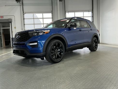 Used 2023 Ford Explorer ST-Line image 2
