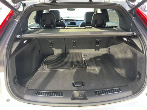 Used 2019 Cadillac XT4 Premium Luxury image 9