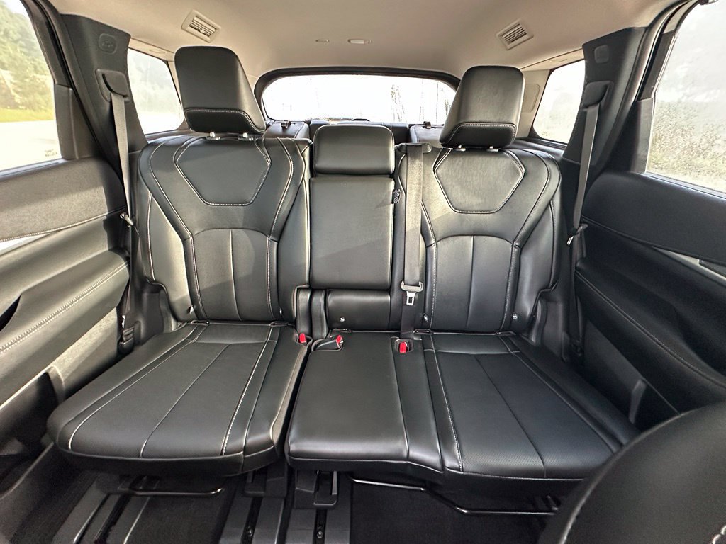 Used 2026 INFINITI QX60 Luxe w/ Cargo Package FWD image 17