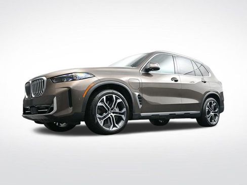 Used 2025 BMW X5 xDrive50e w/ Executive Package image 35