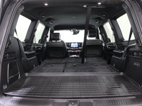 Used 2022 Jeep Wagoneer Series III AWD/4WD image 25