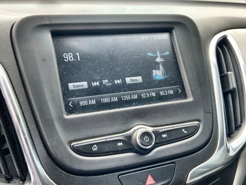 Used 2018 Chevrolet Equinox LS FWD image 12