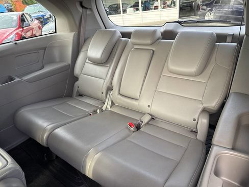 Used 2012 Honda Odyssey Touring Elite image 25
