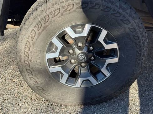 Used 2023 Toyota Tacoma TRD Off-Road image 14