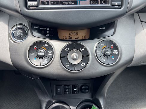 Used 2011 Toyota RAV4 Limited AWD/4WD image 21