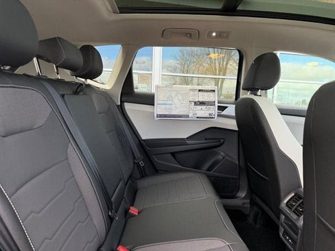 New 2026 Volkswagen Taos SE AWD/4WD image 5