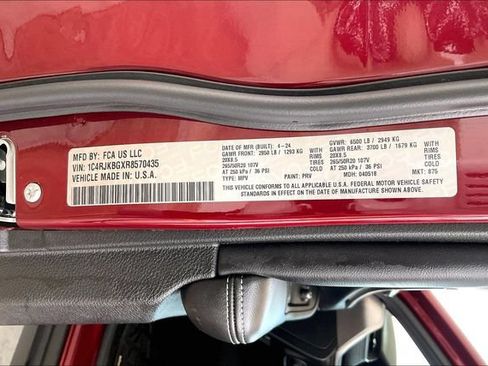 Used 2024 Jeep Grand Cherokee L Limited w/ Luxury Tech Group II AWD/4WD image 14