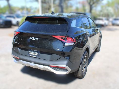 Used 2023 Kia Sportage LX image 8