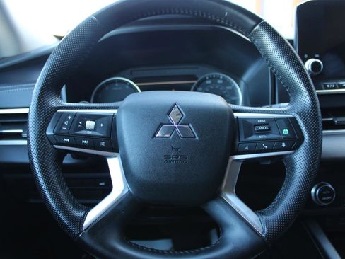 Used 2024 Mitsubishi Outlander SE Black Edition image 18