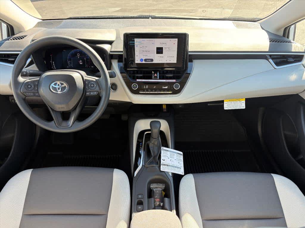 Used 2027 Toyota Corolla LE FWD image 11