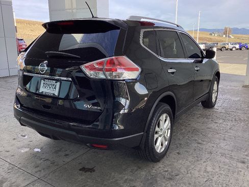 Used 2016 Nissan Rogue SV image 9