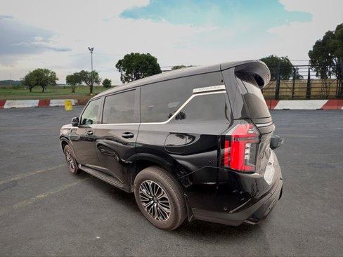 Used 2025 Nissan Armada SL w/ Captain's Chari Seat Package RWD image 4