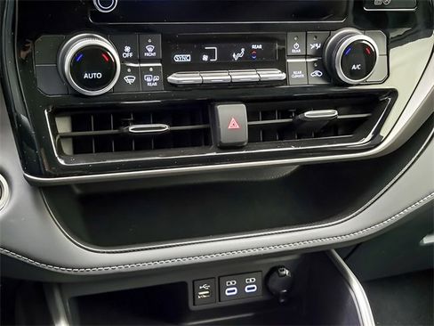 Certified 2024 Toyota Highlander LE image 20