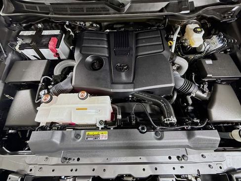Certified 2025 Toyota Tundra SR5 image 28