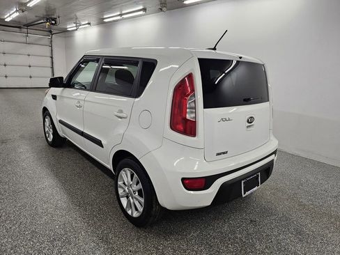 Used 2013 Kia Soul + FWD image 7