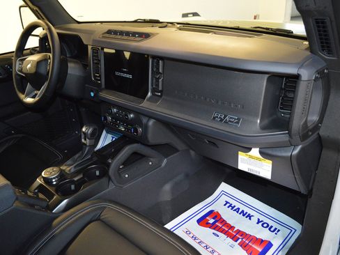 New 2025 Ford Bronco Badlands image 10