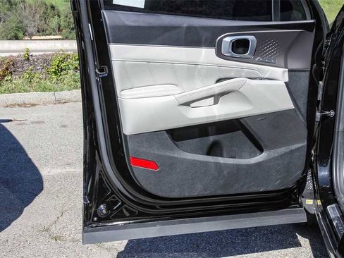 Used 2025 Kia Sorento SX Prestige image 23