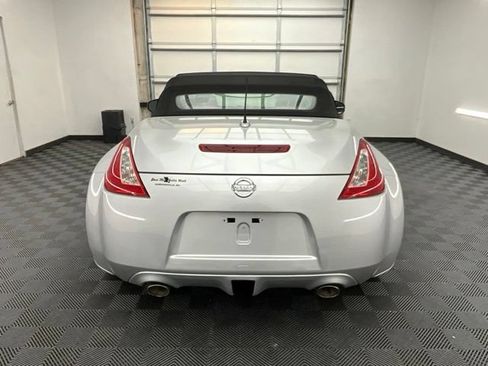 Used 2010 Nissan 370Z Touring RWD image 23