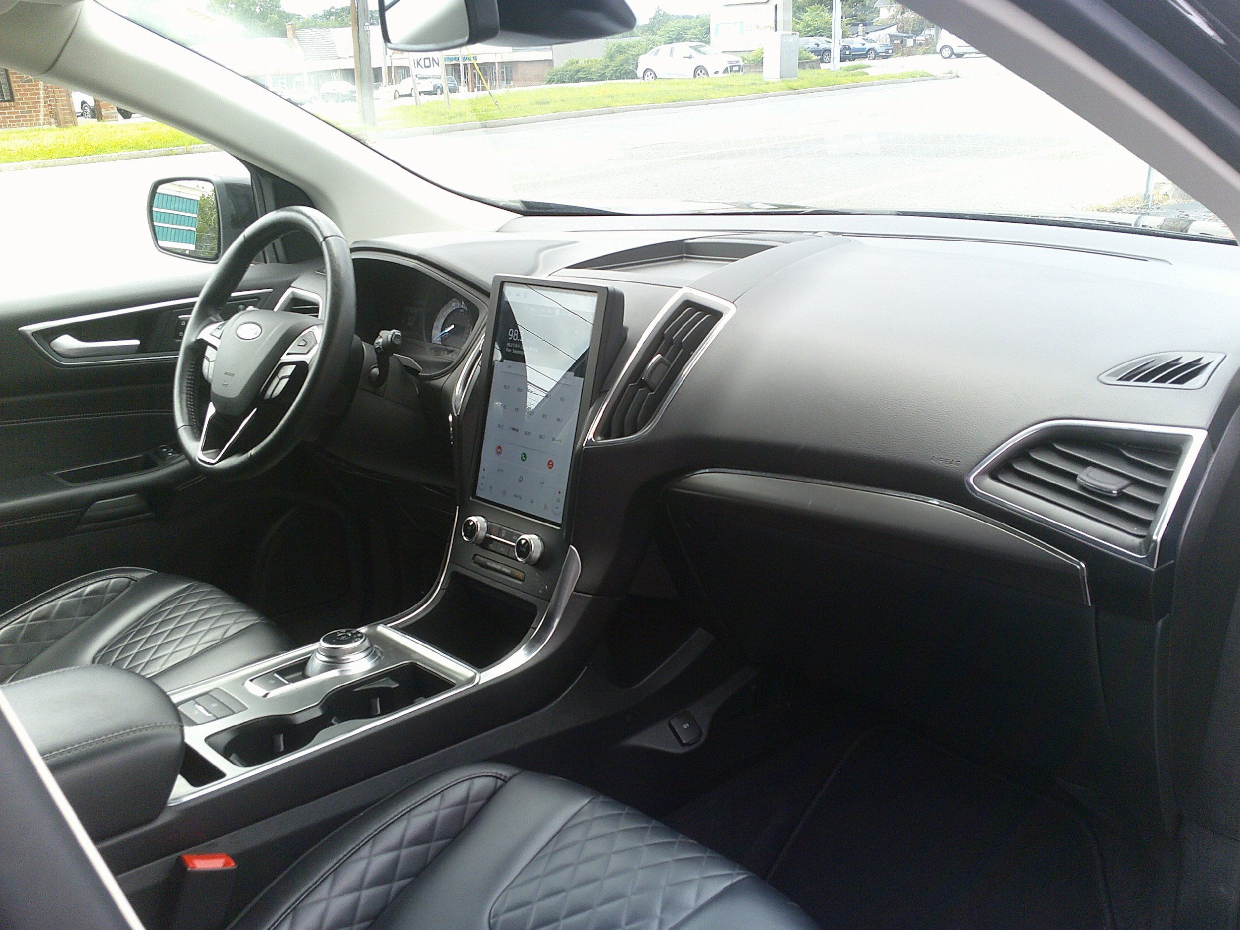 Used 2024 Ford Edge Titanium AWD/4WD image 30