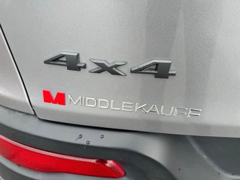 Used 2017 Jeep Cherokee Trailhawk w/ Trailer Tow Group image 32