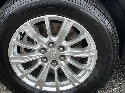 Used 2018 Cadillac XT5 FWD w/ LPO, Wheel Lock Package image 34