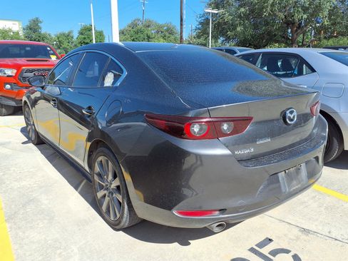 Used 2022 MAZDA MAZDA3 s FWD image 2