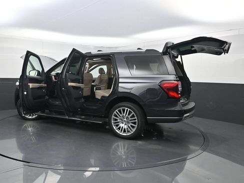 Used 2024 Ford Expedition Limited AWD/4WD image 41