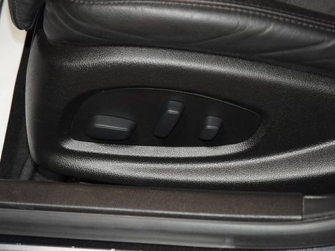 Used 2017 Cadillac ATS V w/ Luxury Package image 41