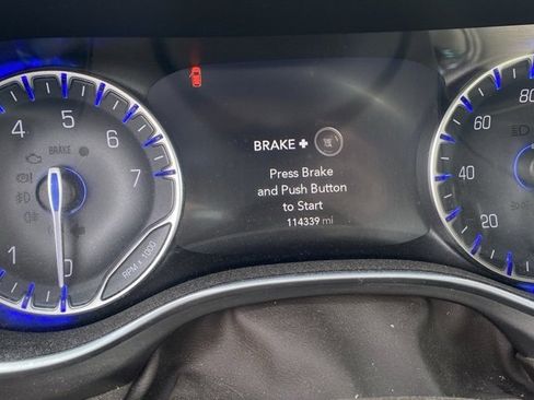 Used 2017 Chrysler Pacifica Touring-L Plus image 5