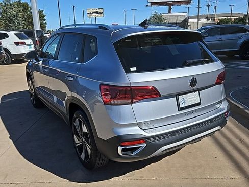 Used 2024 Volkswagen Taos SE image 7