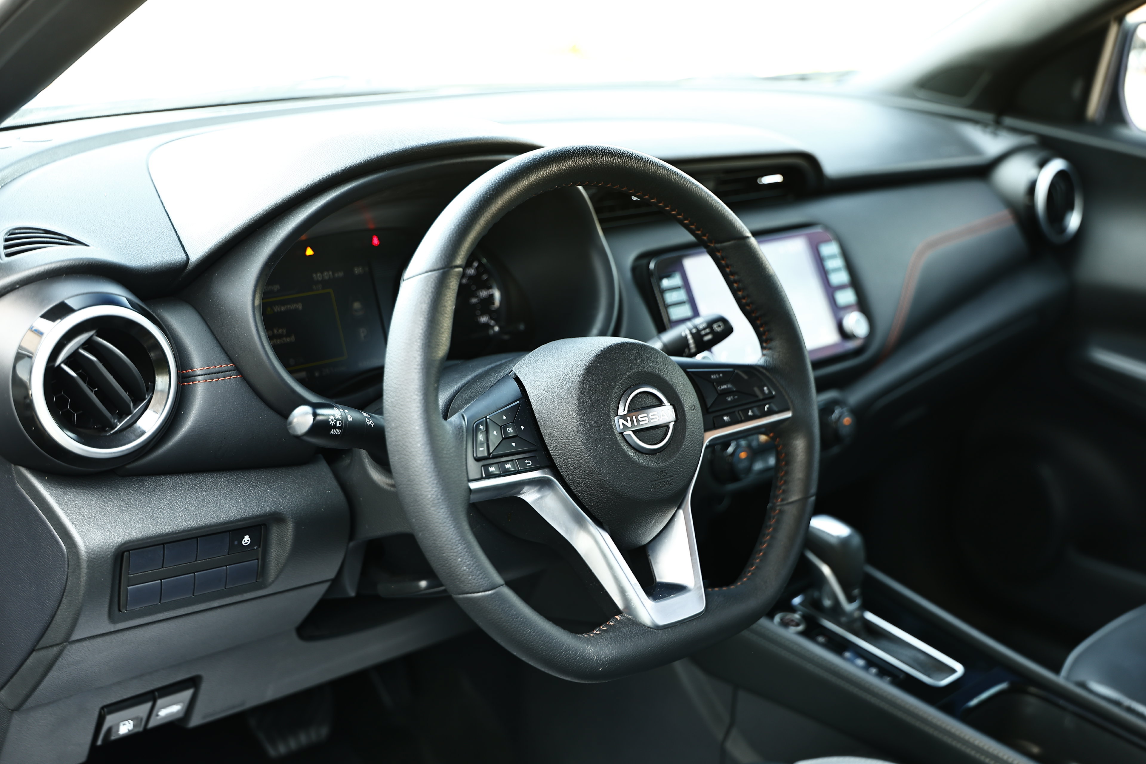Used 2024 Nissan Kicks SR w/ SR Premium Package FWD image 19