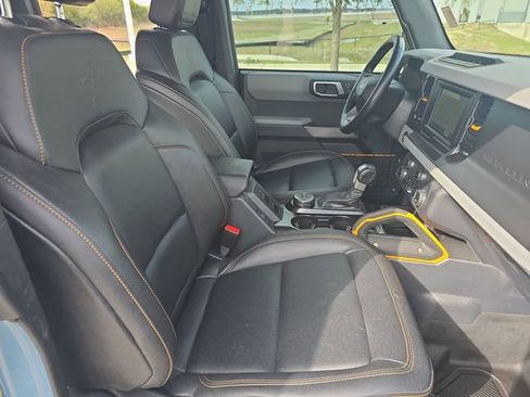 Used 2023 Ford Bronco Badlands image 10