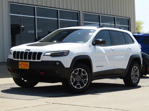 Used 2022 Jeep Cherokee Trailhawk w/ Premium Leather Package image 12