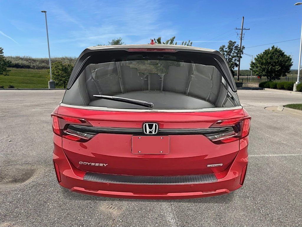 New 2026 Honda Odyssey Touring image 4