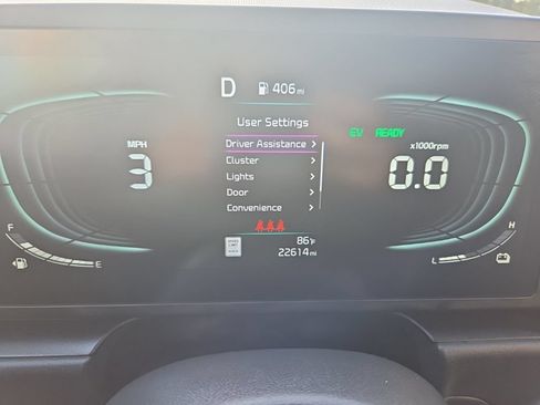 Used 2025 Kia Niro LX FWD image 2