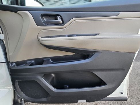 Used 2018 Honda Odyssey EX image 22