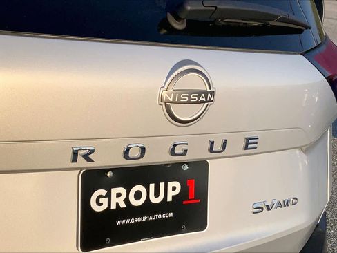 Used 2023 Nissan Rogue SV image 30