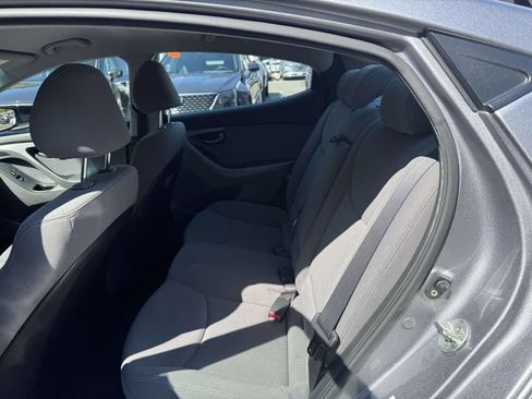 Used 2015 Hyundai Elantra SE w/ Option Group 02 FWD image 12