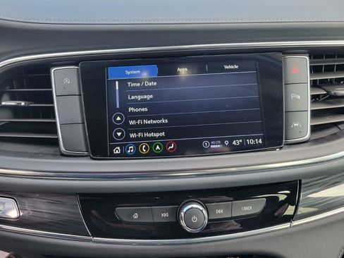 Used 2024 Buick Enclave Premium image 17