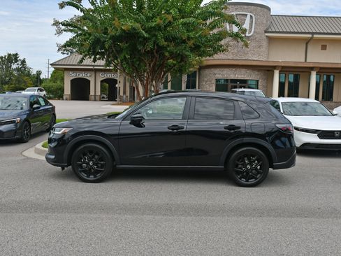 Certified 2025 Honda HR-V Sport image 2