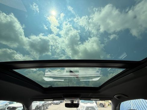 Used 2023 Volkswagen Atlas Cross Sport SE w/ Panoramic Sunroof Package FWD image 23