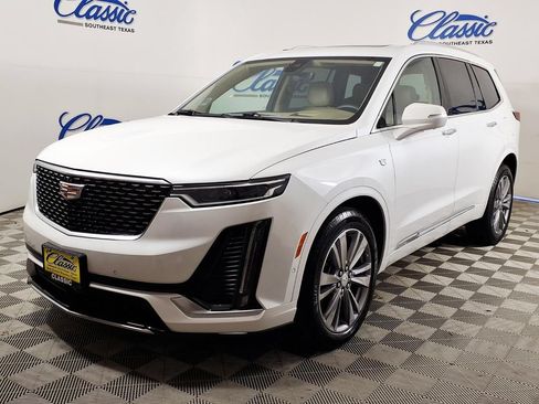 Used 2025 Cadillac XT6 Premium Luxury w/ Platinum Package AWD/4WD image 3