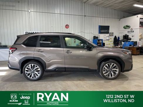 Used 2025 Subaru Forester Touring w/ Popular Package - Touring image 10