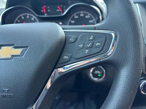 Used 2019 Chevrolet Cruze LT w/ Convenience Package FWD image 18