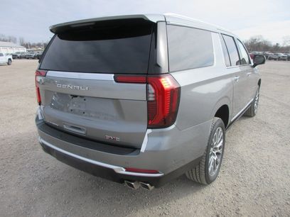 New 2026 GMC Yukon XL Denali w/ Sun & Power Step Package